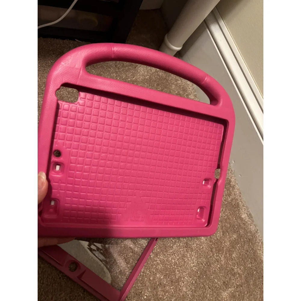 Ipad 5th /6th generation case Pink color 9.5”used